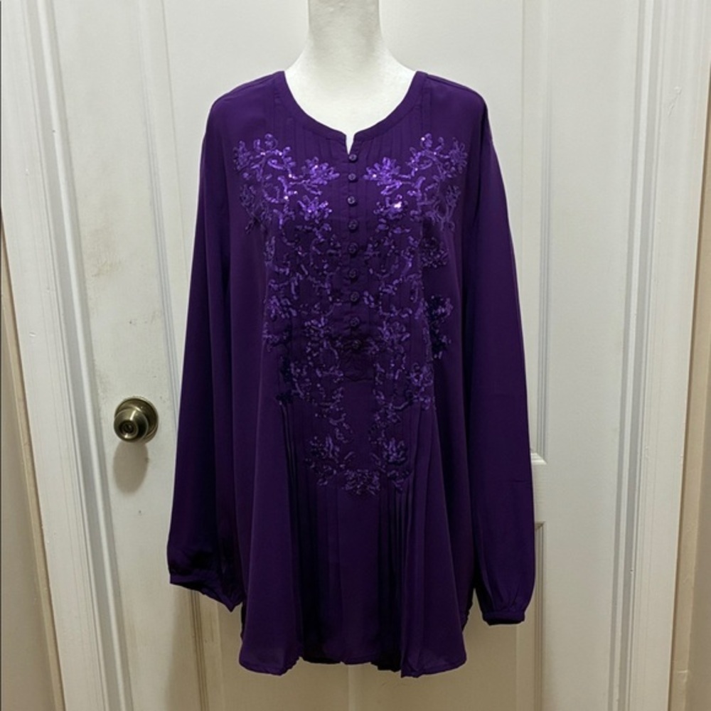 Roaman's Deep Purple Embroidered Blouse NWOT but extra button still attached.